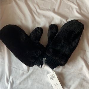 NWT furry mits